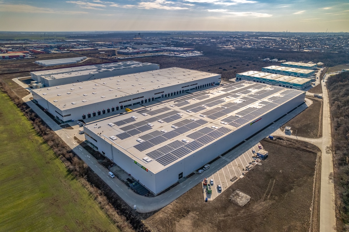 eLog se extinde în România cu un centru operațional la CTPark București Nord, închirind 4.000 mp pentru logistică și ambalaje sustenabile.