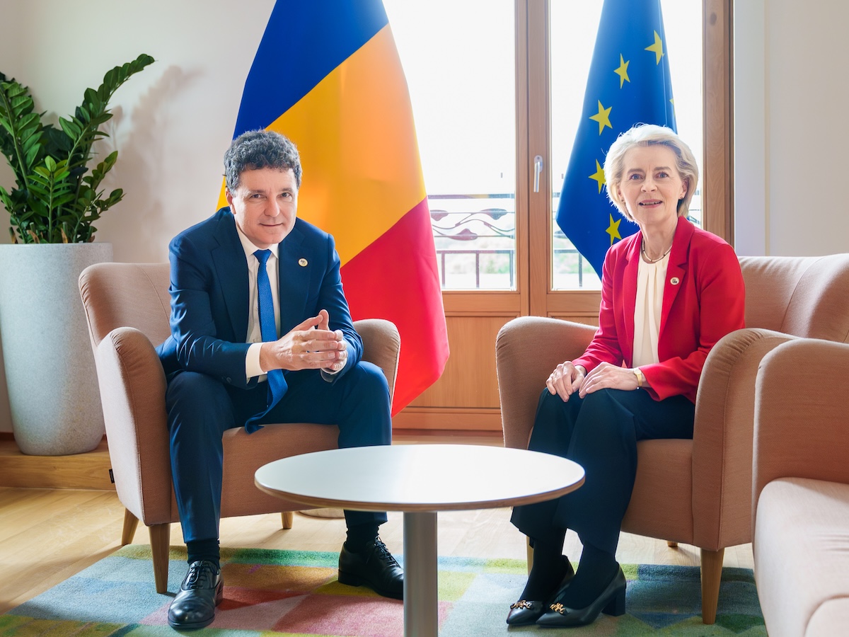 Președintele României discută planul fiscal și PNRR cu Ursula von der Leyen la Bruxelles pentru evitarea sancțiunilor deficitului excesiv.