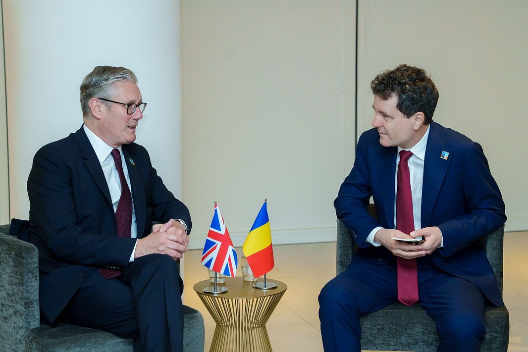Președintele României, Nicușor Dan, și premierul britanic Keir Starmer se întâlnesc la summitul NATO pentru a consolida parteneriatul strategic.