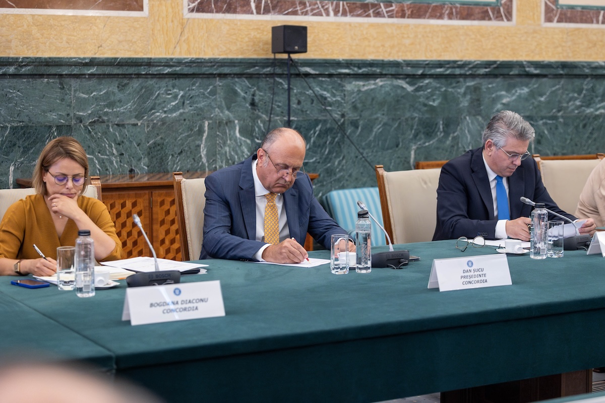 măsuri controversate cresc inechitățile sociale și împovărează sectorul privat.
