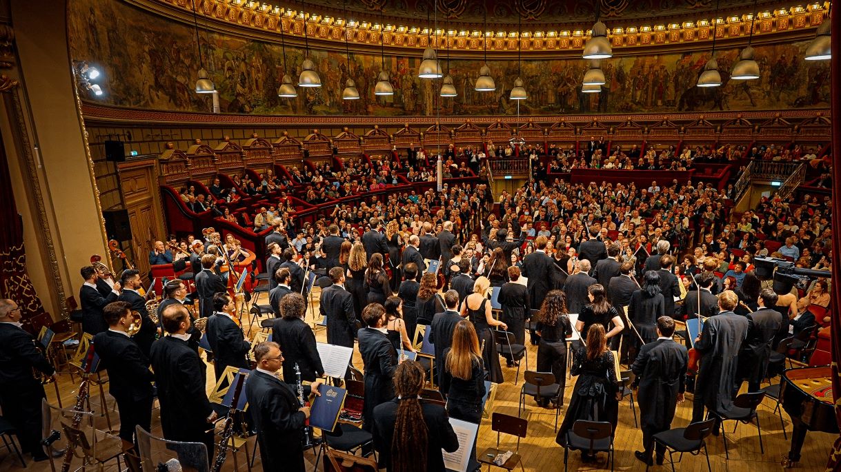 Muzicieni renumiți, ca Kent Nagano și Gidon Kremer, în sezonul 2025–2026 al Filarmonicii George Enescu din București