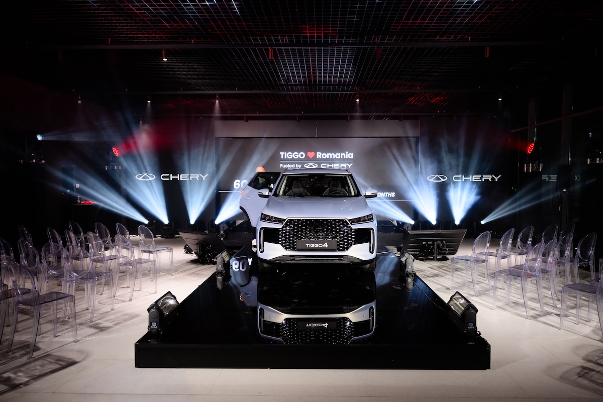 Chery își deschide showroom-ul emblematic în București și lansează SUV-ul hibrid TIGGO 4 în România
