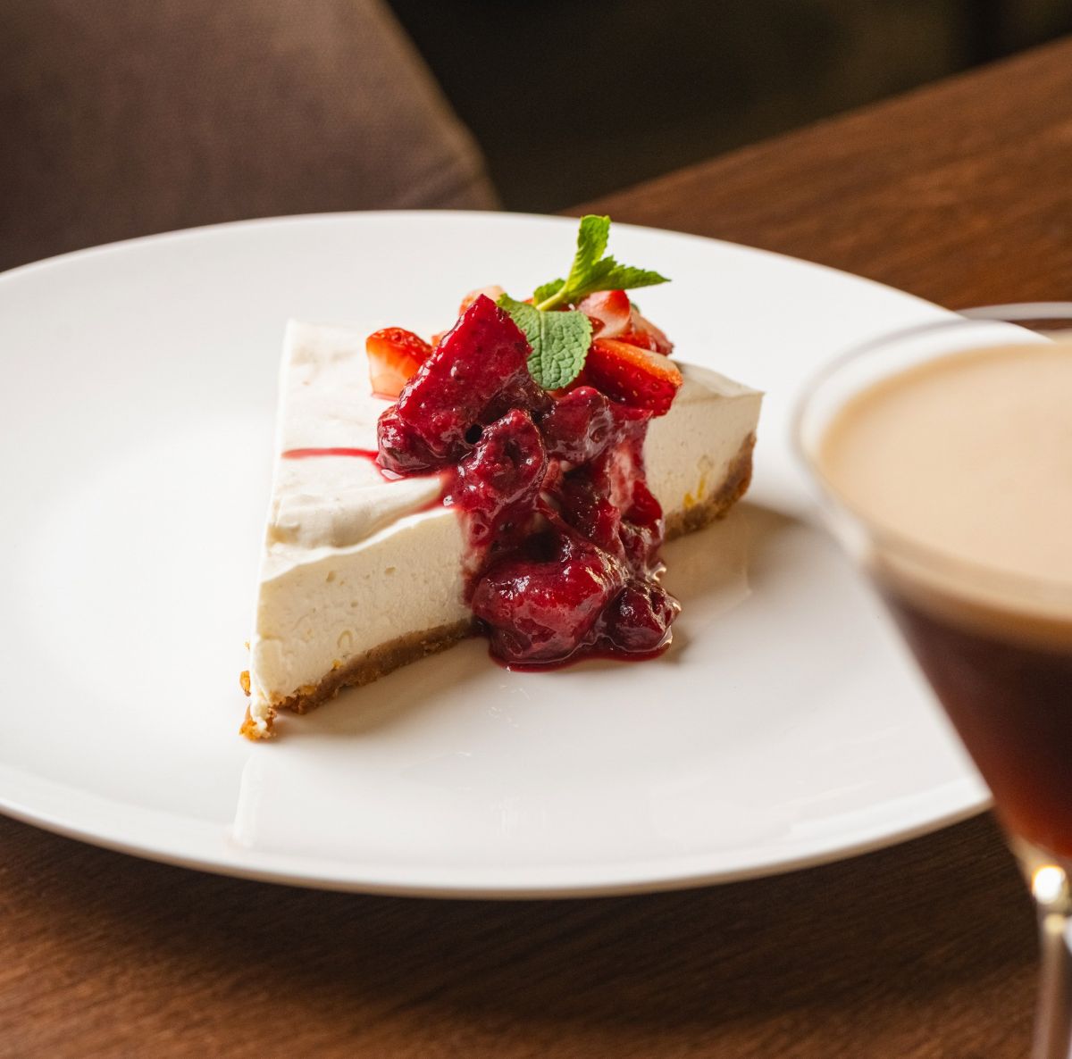 Redeschidere la Grand Hotel București cu Suflet Italienescc, Răsfăț Gastronomic și Vedere Spre Bulevardul Nicolae Bălcescu