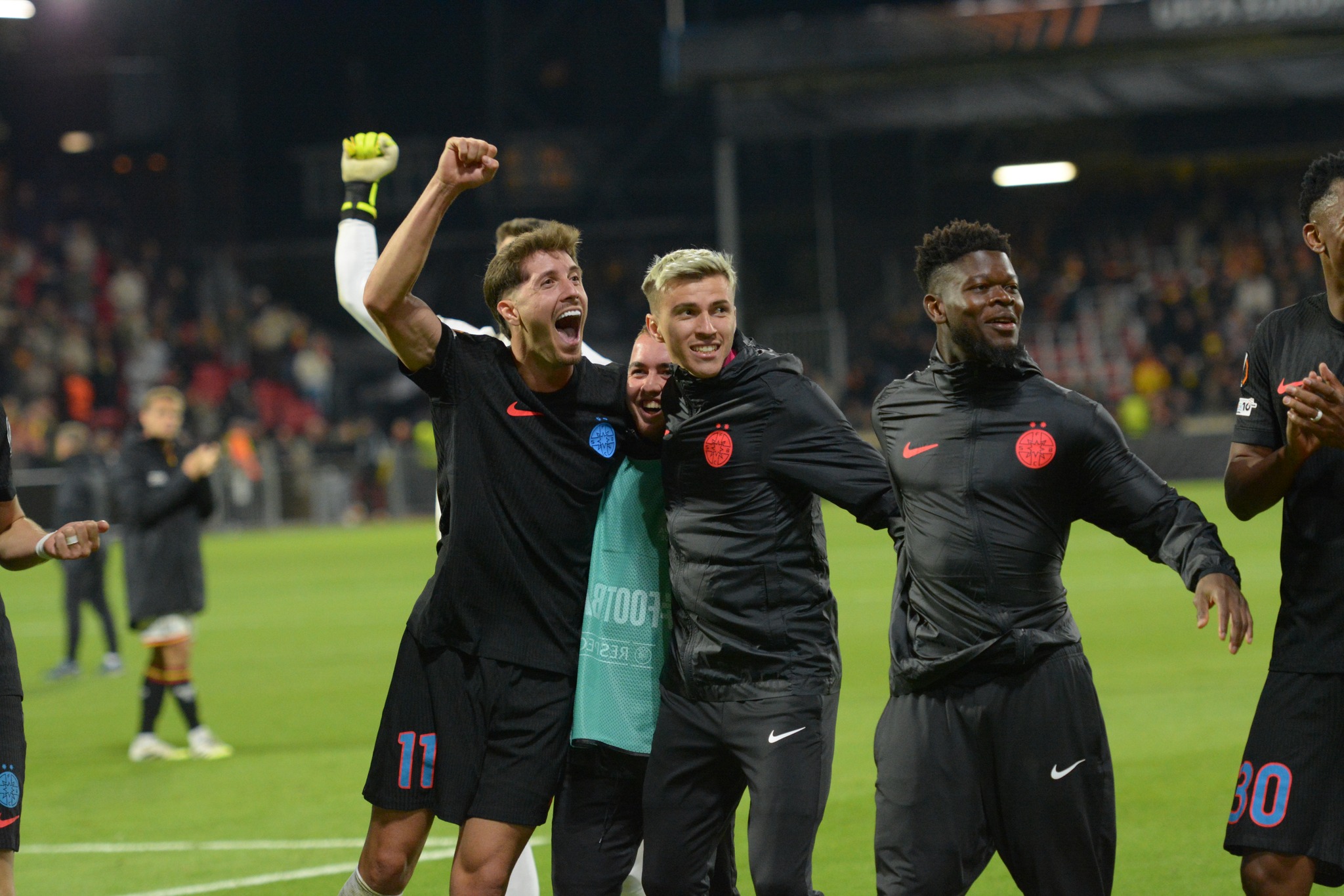 Echipa de fotbal FCSB triumfă împotriva olandezilor în debutul Europa League cu 1-0, prin golul lui Miculescu în minutul 13