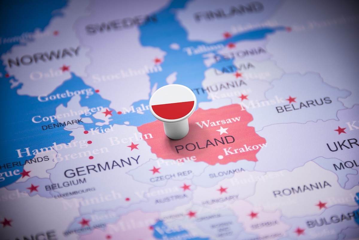 România își exprimă solidaritatea cu Polonia după încălcarea spațiului aerian de drone rusești, afirmă oficialii. Unitatea NATO pe Flancul Estic.