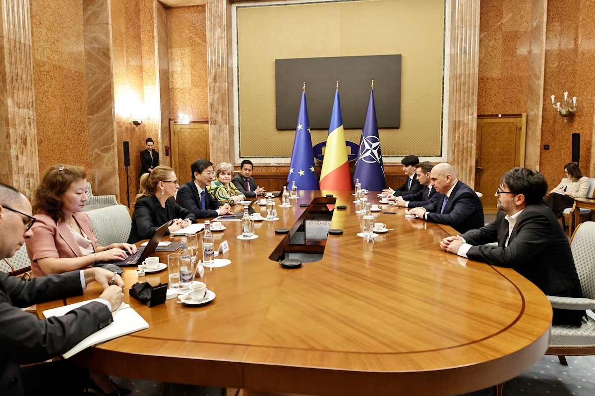 Oportunitate de dezvoltare și stabilitate financiară.
