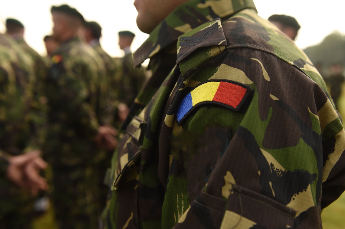 Majoritatea românilor percep un risc scăzut de atac rusesc, dar se îndoiesc de pregătirea armatei.