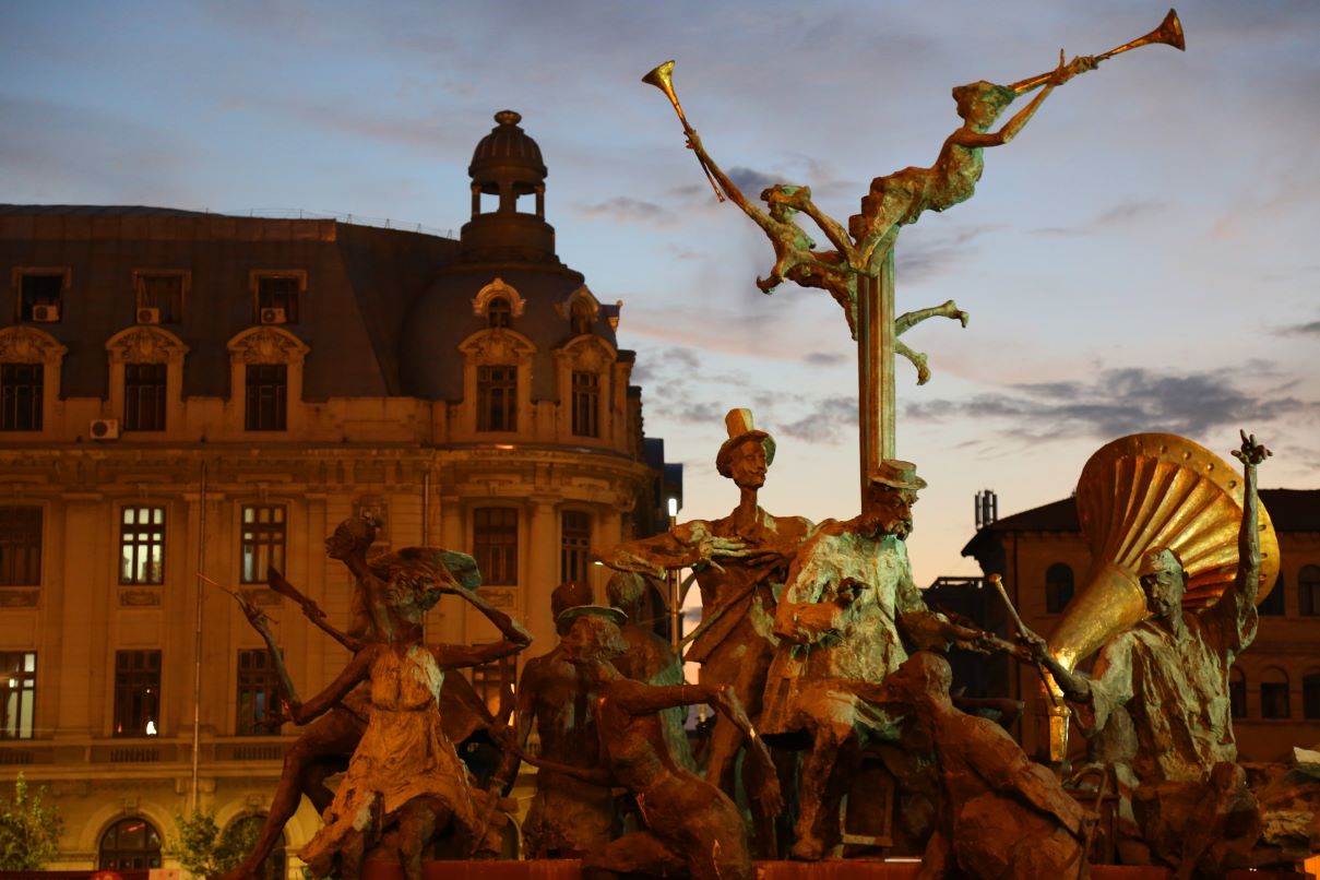 Festivalul Național de Teatru, Noaptea Sinagogilor Deschise, Astra Film Fest la Sibiu și altele.