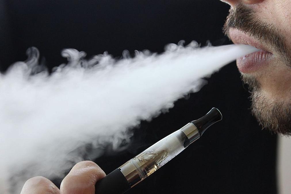 E cigarettes could be banned in public spaces in Romania