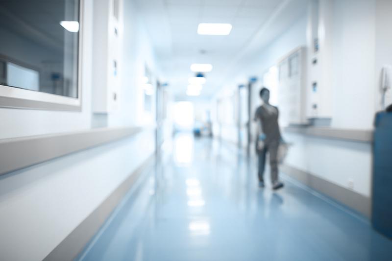 Spitalele din România înregistrează o creștere semnificativă a cazurilor de infecții respiratorii săptămâna trecută