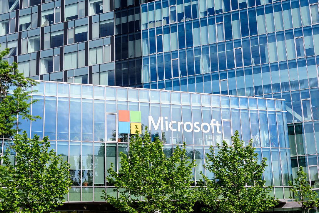 Surse au spus că Microsoft va deschide primul său centru de date din România