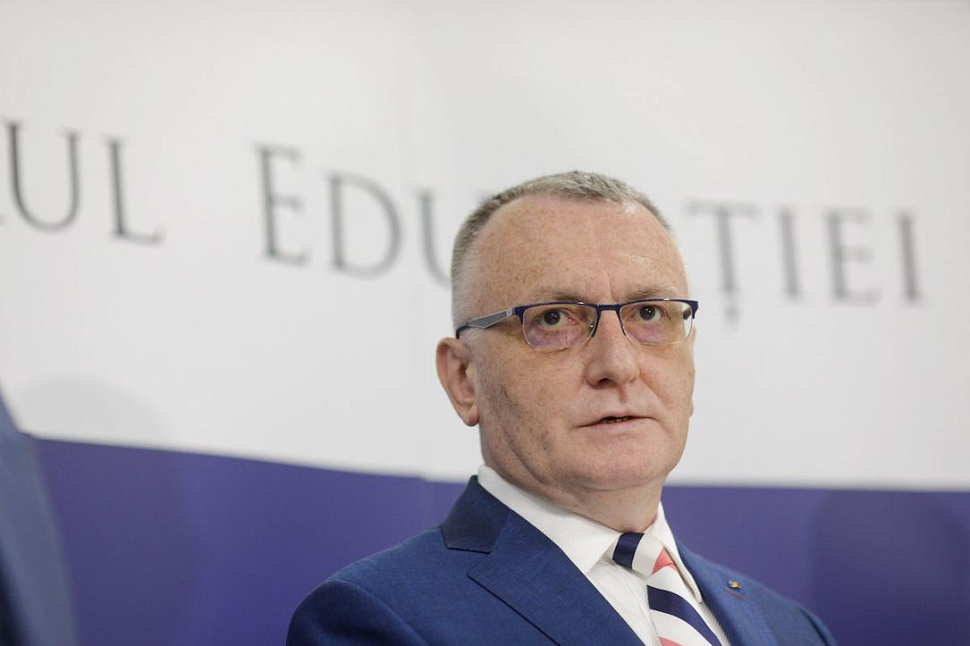 Ministrul Educației din România a demisionat pe fondul acuzațiilor de plagiat