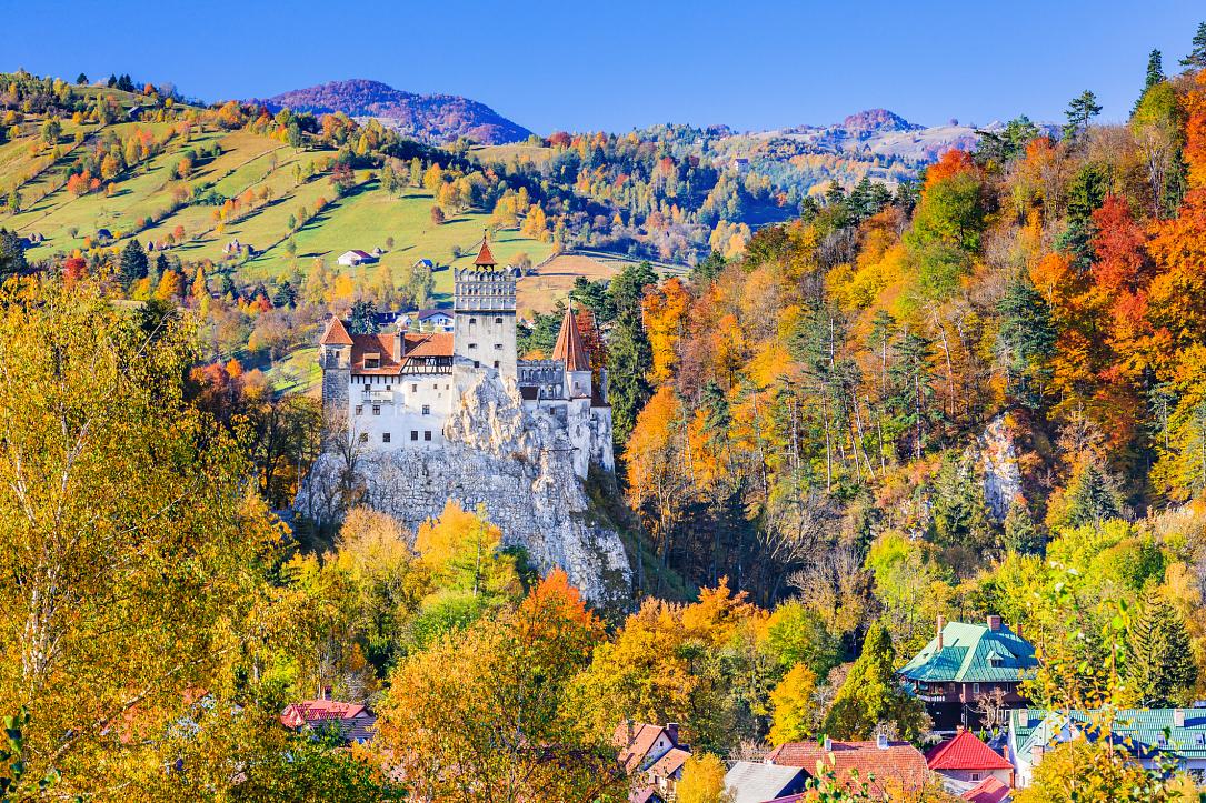 România Poza zilei de la Dreamstime: Castelul Bran în culorile toamnei