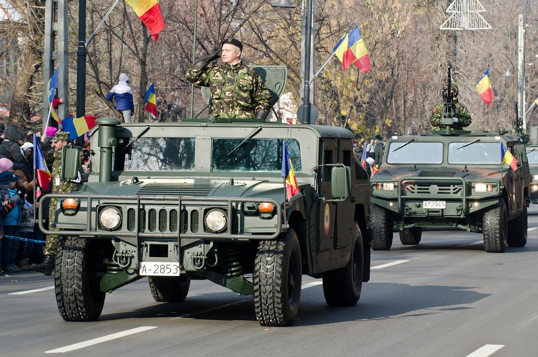 Armata română și aliații NATO sărbătoresc 1 decembrie cu o tradițională paradă militară