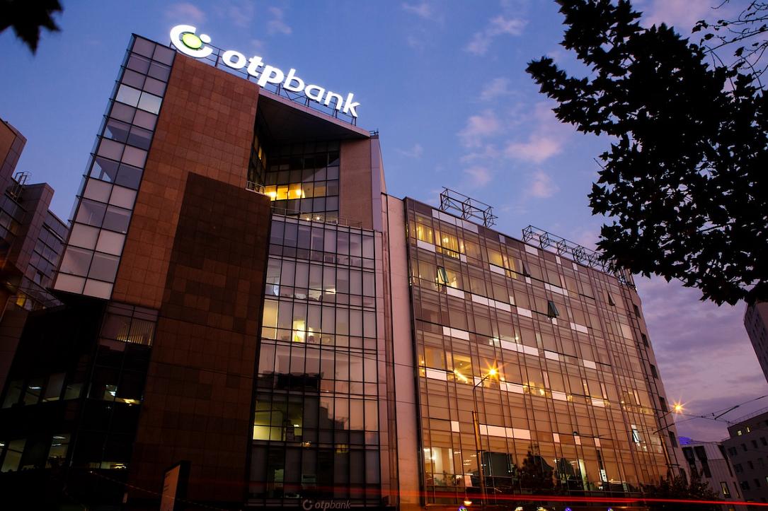 Patru dintre ei concurează pentru filiala din România a OTP Bank