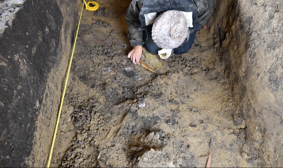 Descoperire arheologică: descoperirea unui mormânt princiar al unui războinic în tronsonul autostrăzii A7 din România