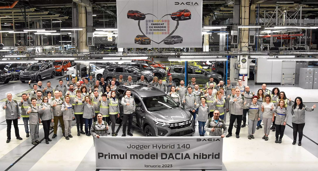Dacia Jogger HYBRID 140 - Site media global de Dacia