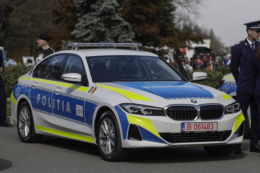 bmw police car