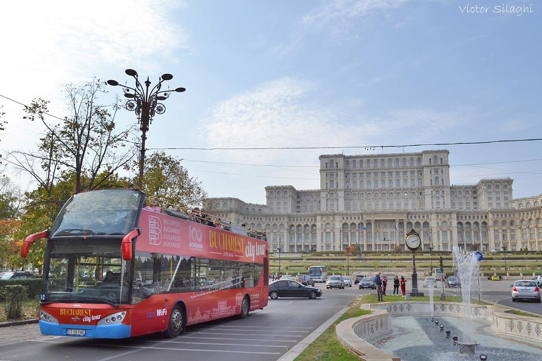Bucureștiul urmează să relanseze o rută cu autobuze turistice cu etaj, după trei ani