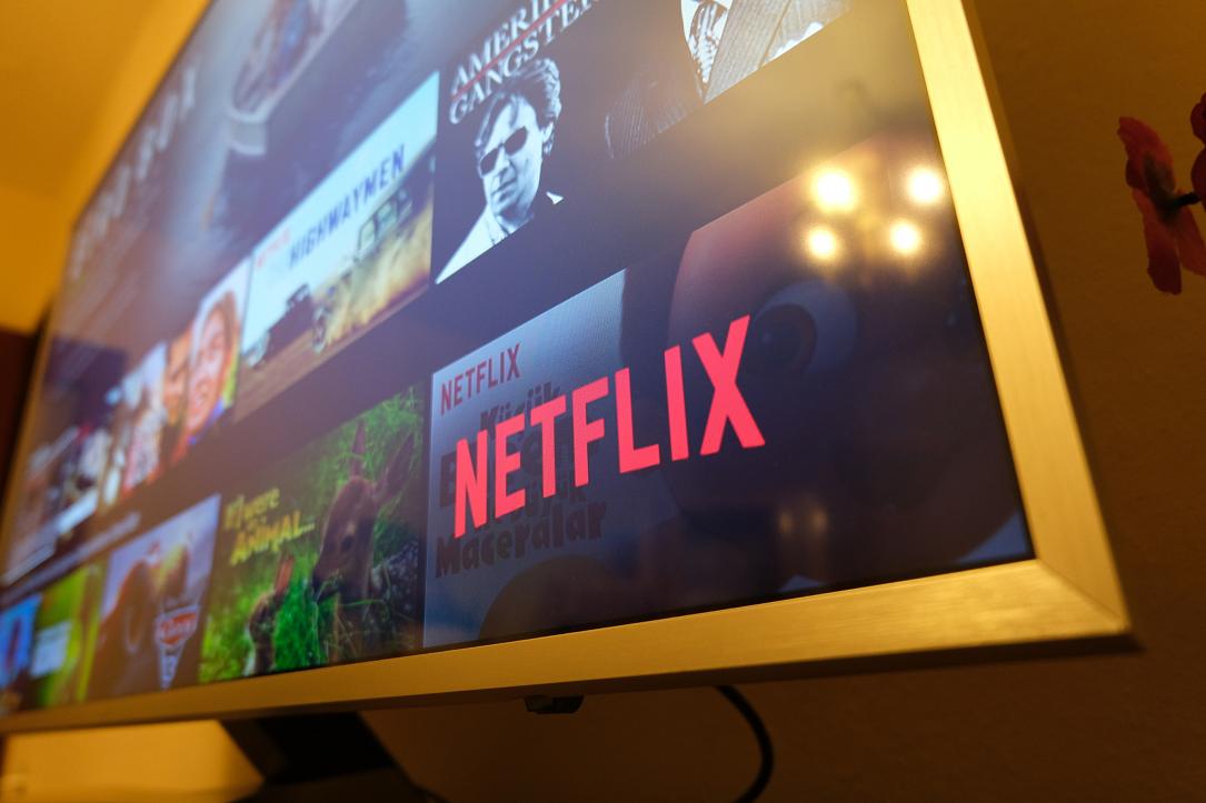Netflix percepe și taxa de partajare a conturilor în România