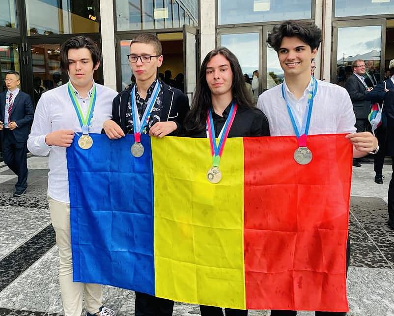 Elevii români câștigă patru medalii la Olimpiada Internațională de Chimie