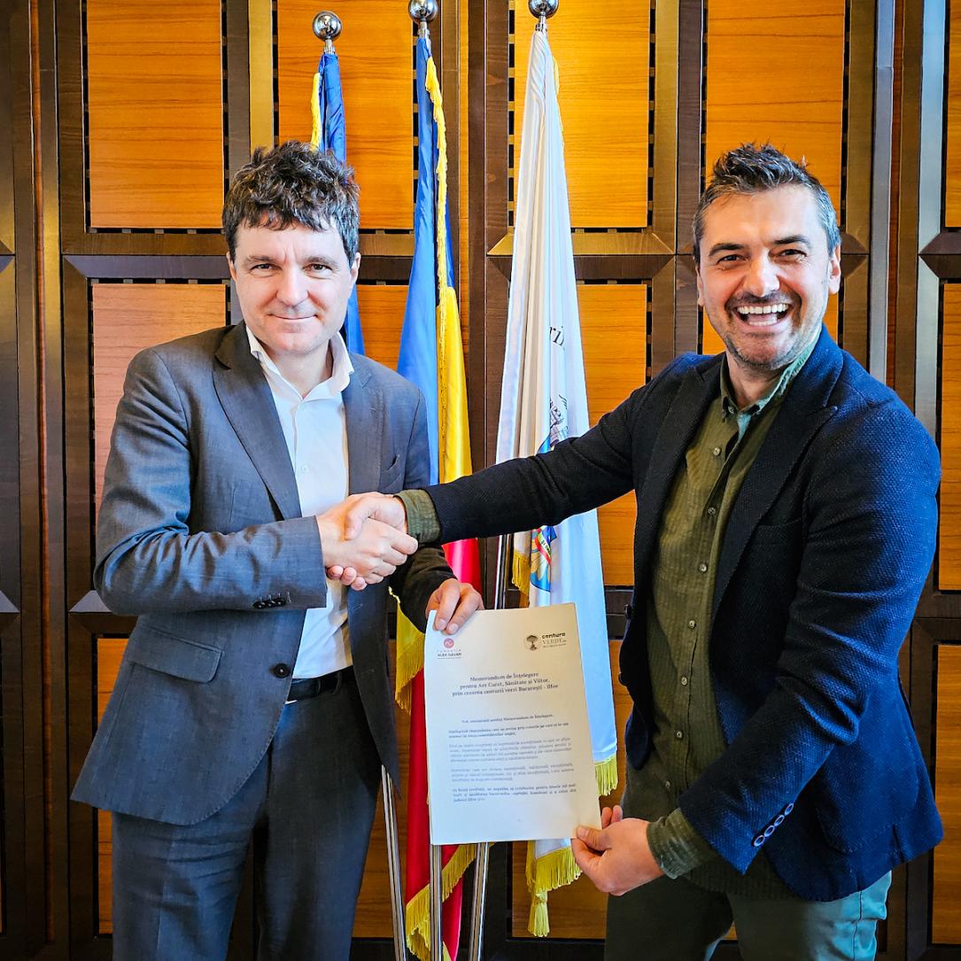Primarul Bucureștiului Dan Nicosur și alpinist Alex Gavan semnează un memorandum privind proiectul Centura Verde, cerând mai mult sprijin