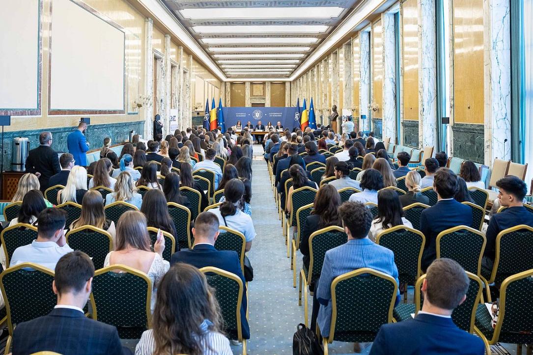Guvernul României continuă programul de internship în acest an