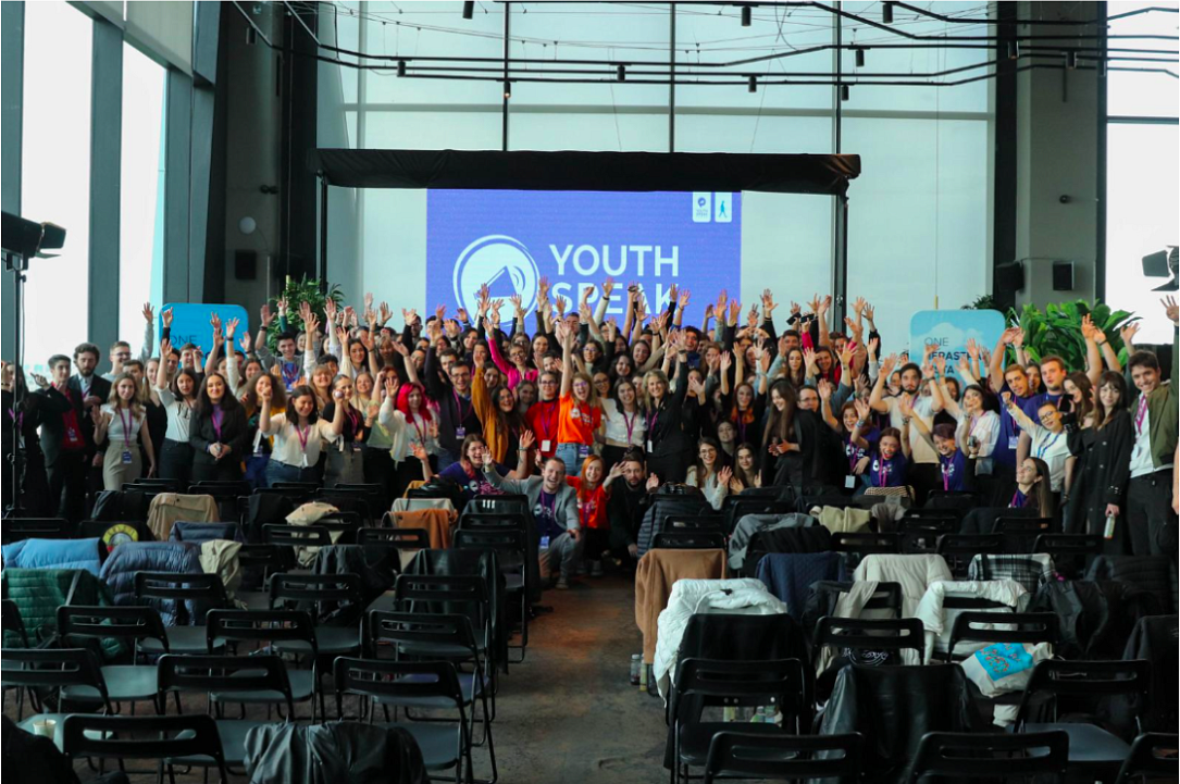 În România, AIESEC organizează Youth Dialogue Forum, un eveniment dedicat creșterii economice și direcționării tinerilor către locuri de muncă potrivite