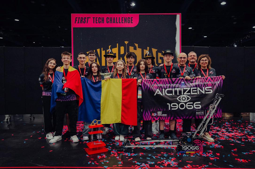 Echipele de robotică din licee din România fac parte din câștigătorii primului campionat de robotică TechChallenge din America