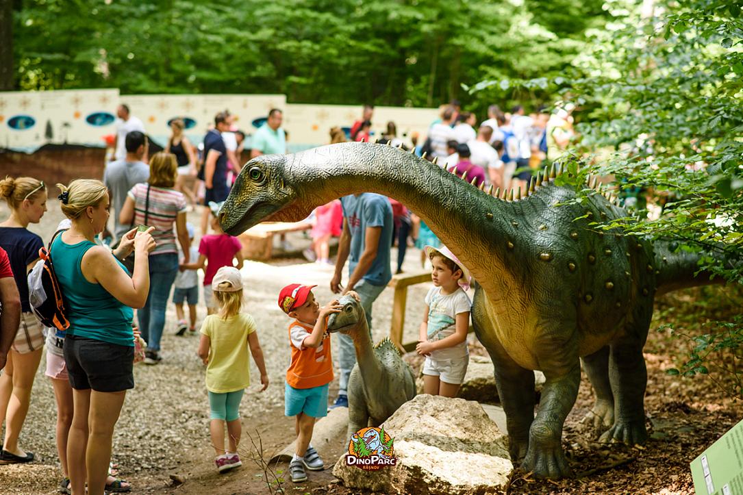 Parcul Dinozaurilor Roman din Ranov a primit peste 455.000 de vizitatori în 2023