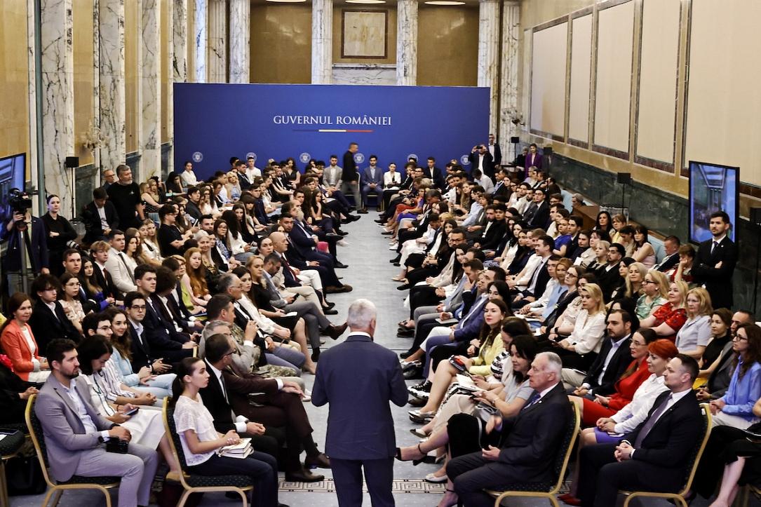 New generation of aspiring civil servants joins Romanian government’s internship program