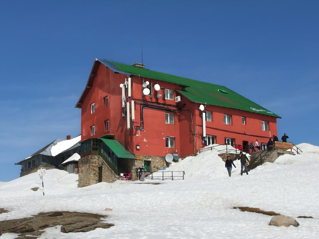 Romania’s famous Babele cabin in the Bucegi Mountains put up for sale