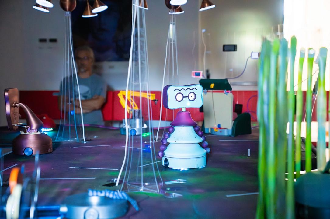 Romanian theater stages robot-only performance exploring technology and e-waste