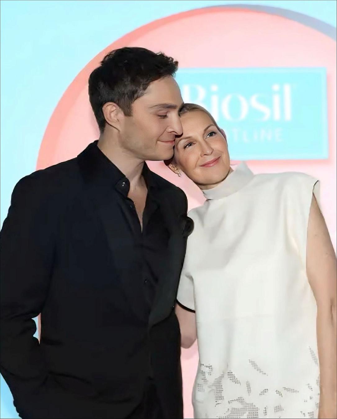 BioSil® Celebrates 30 Years with an Iconic Reunion: Lily van der Woodsen & Chuck Bass Back on the New York Stage