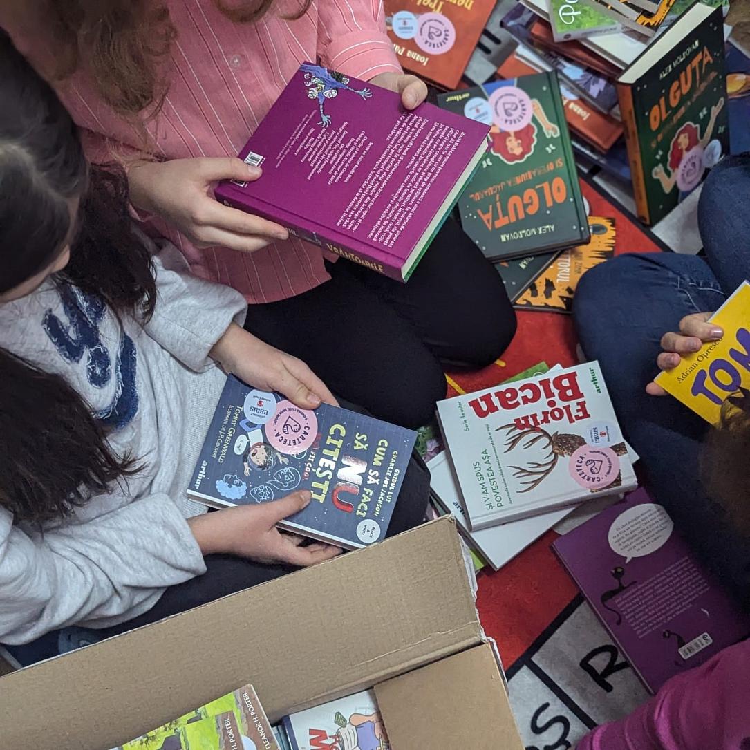 CarteTeca 2025: RON 250,000 for 50 school libraries. Libris and Save the Children Romania open registrations for the 7th edition