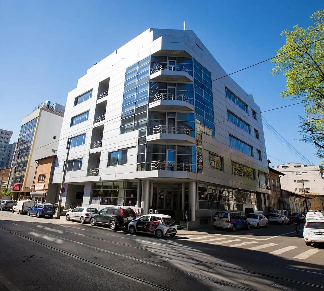 UK-based First Property Group sells office building in Bucharest’s Victoriei Square to Bucur S.A.