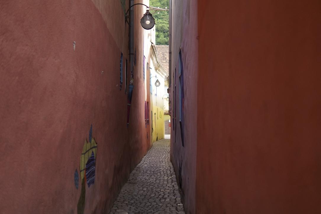 Brașov closes iconic narrow street for emergency repairs