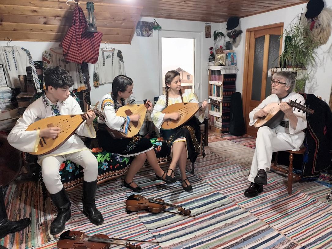 Traditional Romanian string instrument added to UNESCO’s Intangible Cultural Heritage list