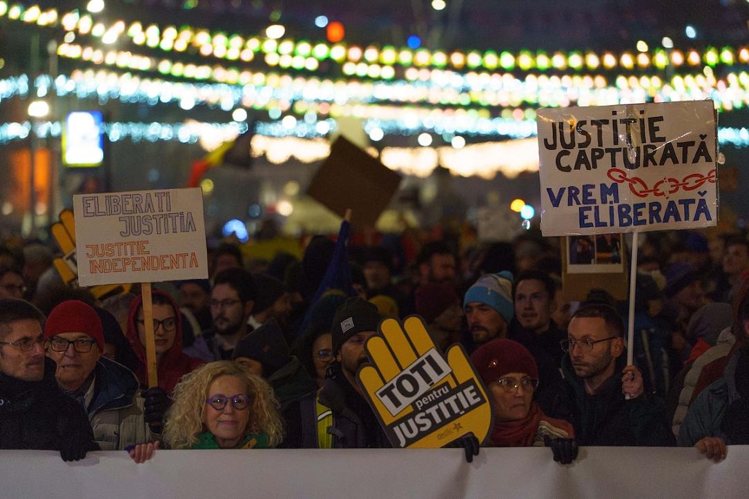Protests against corruption in justice gain momentum in Romania