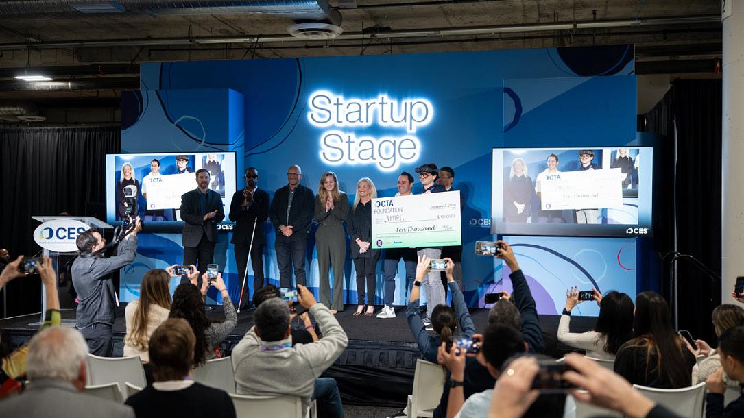 Romanian .lumen wins accessibility award at CES 2026