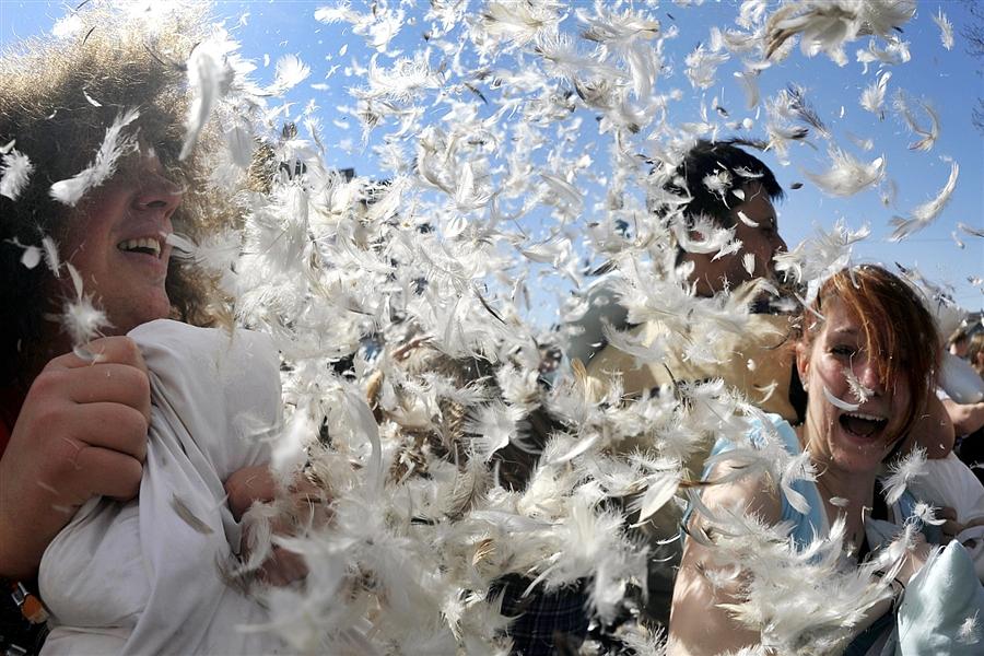 Romania joins International Pillow Fight Day for fourth year Romania
