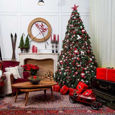 Inspiration: Romanian master florist outlines Christmas decorating ...